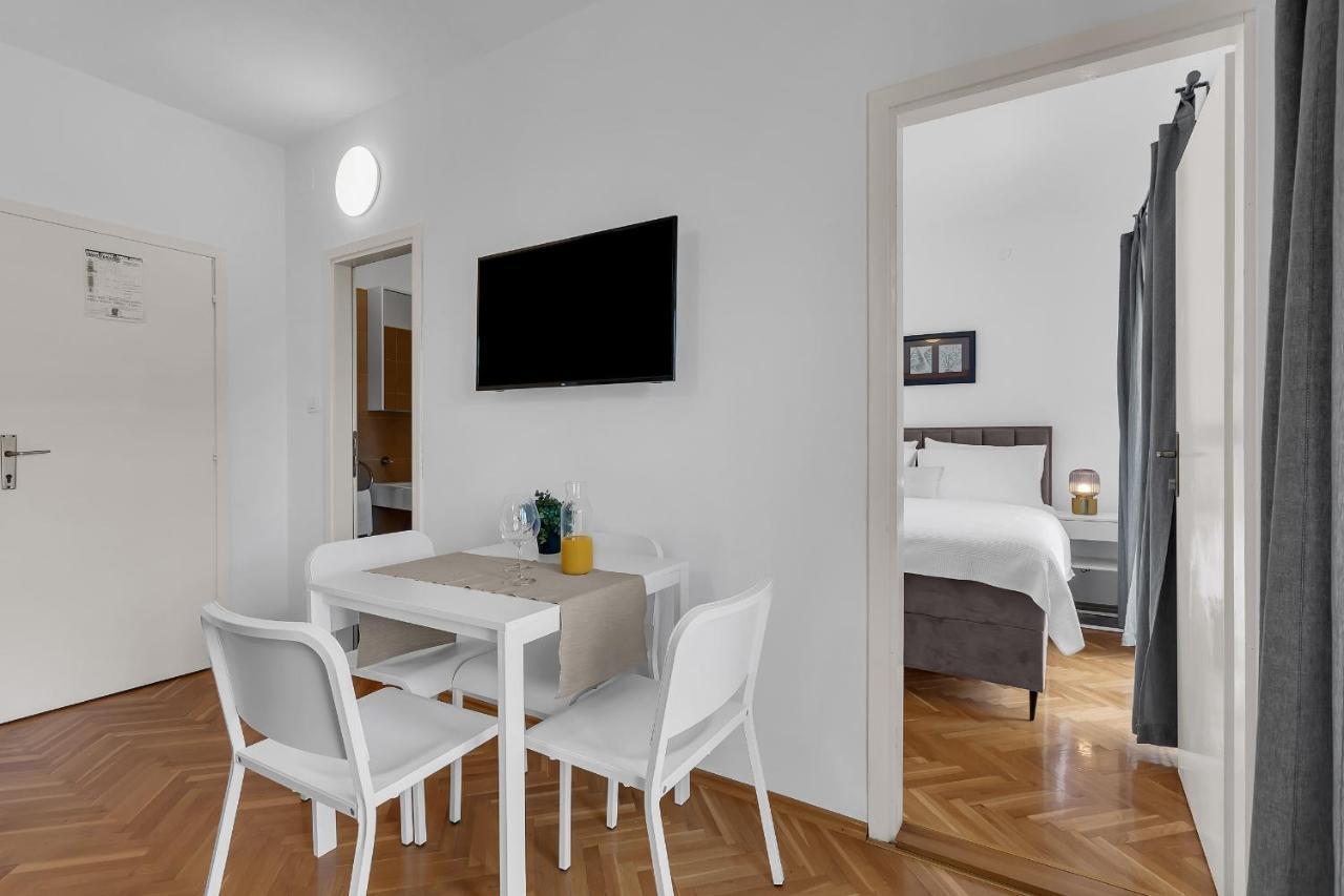 Apartments Barbaric ザオストログ エクステリア 写真