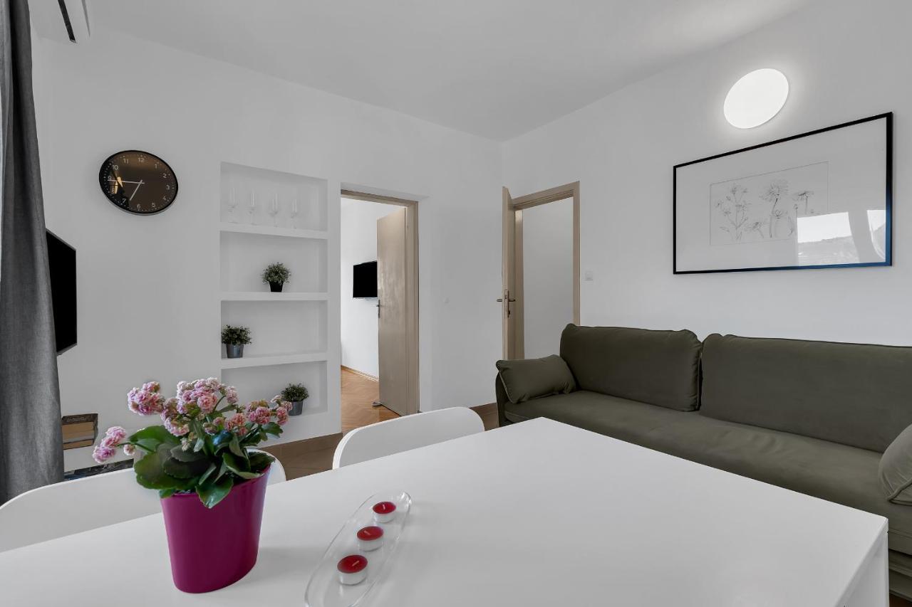 Apartments Barbaric ザオストログ エクステリア 写真