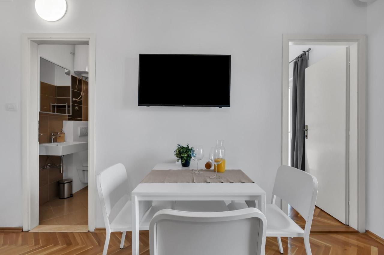 Apartments Barbaric ザオストログ エクステリア 写真